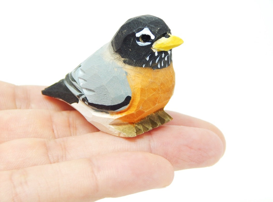 Robin Bird Handmade Wood Figurine Statue Decor Miniature American Art Gift Mini Carved Ornament Small Animals Collectible