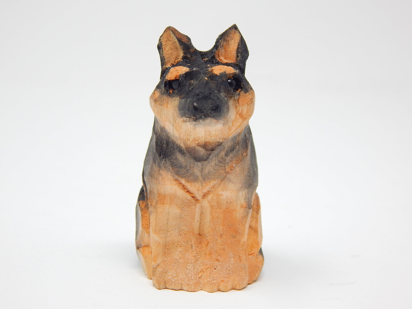 Hand-Carved Wooden German Shepherd Ornament – Mini Dog Figurine Decor