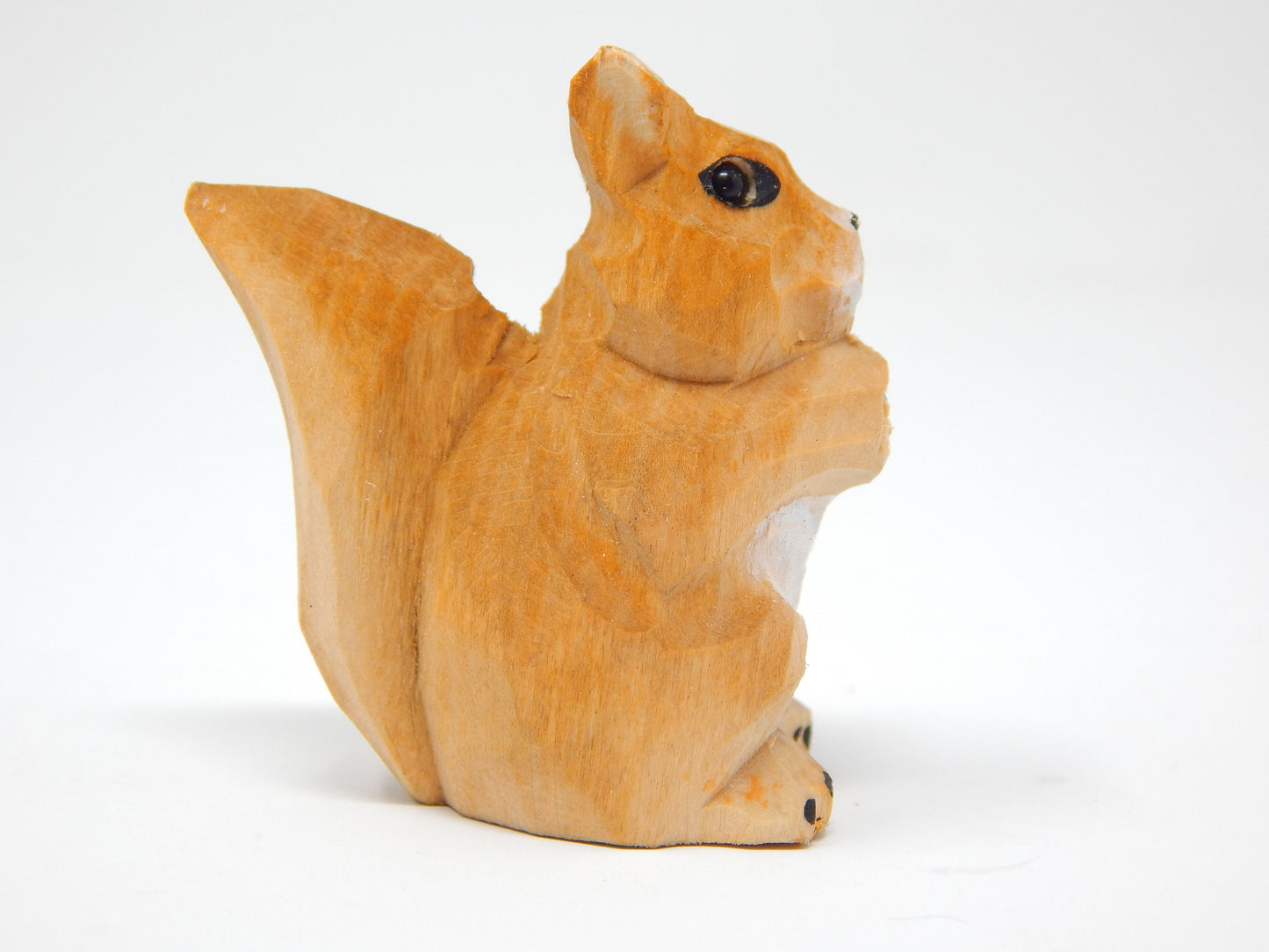 Squirrel Figurine Garden Statue Home Decoration Miniature Wood Forest Critter Art Mini Carved Small Animal