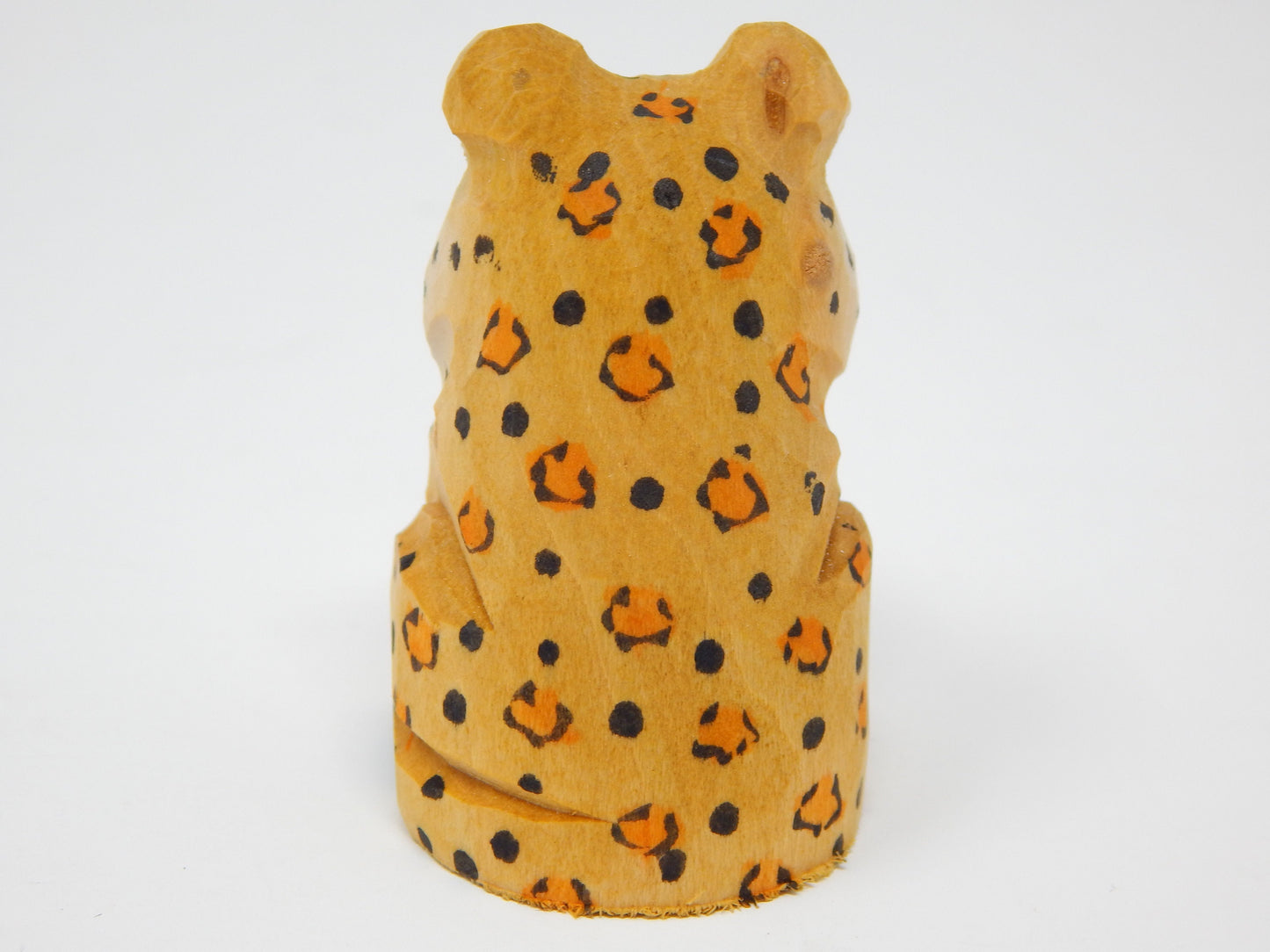 Hand-Carved Wooden Leopard Ornament: Miniature Decorative Collectible Figurine