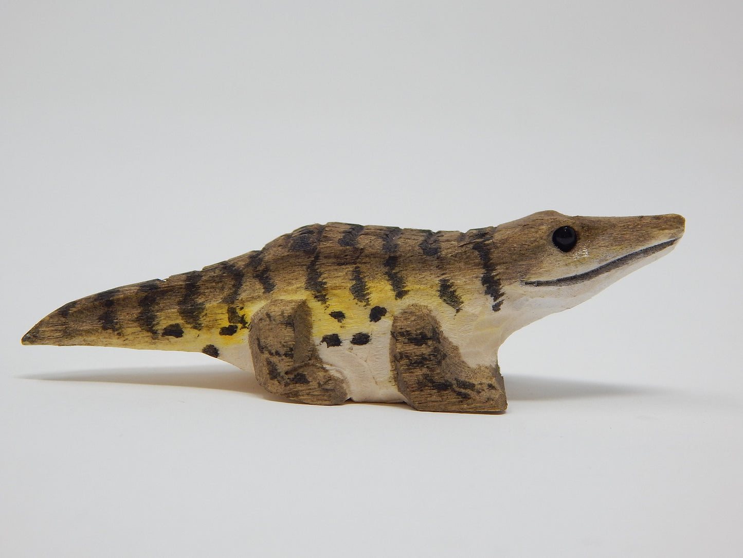 Crocodile Ornament Handmade Wooden Hanging Décor Rustic Carving Figurine