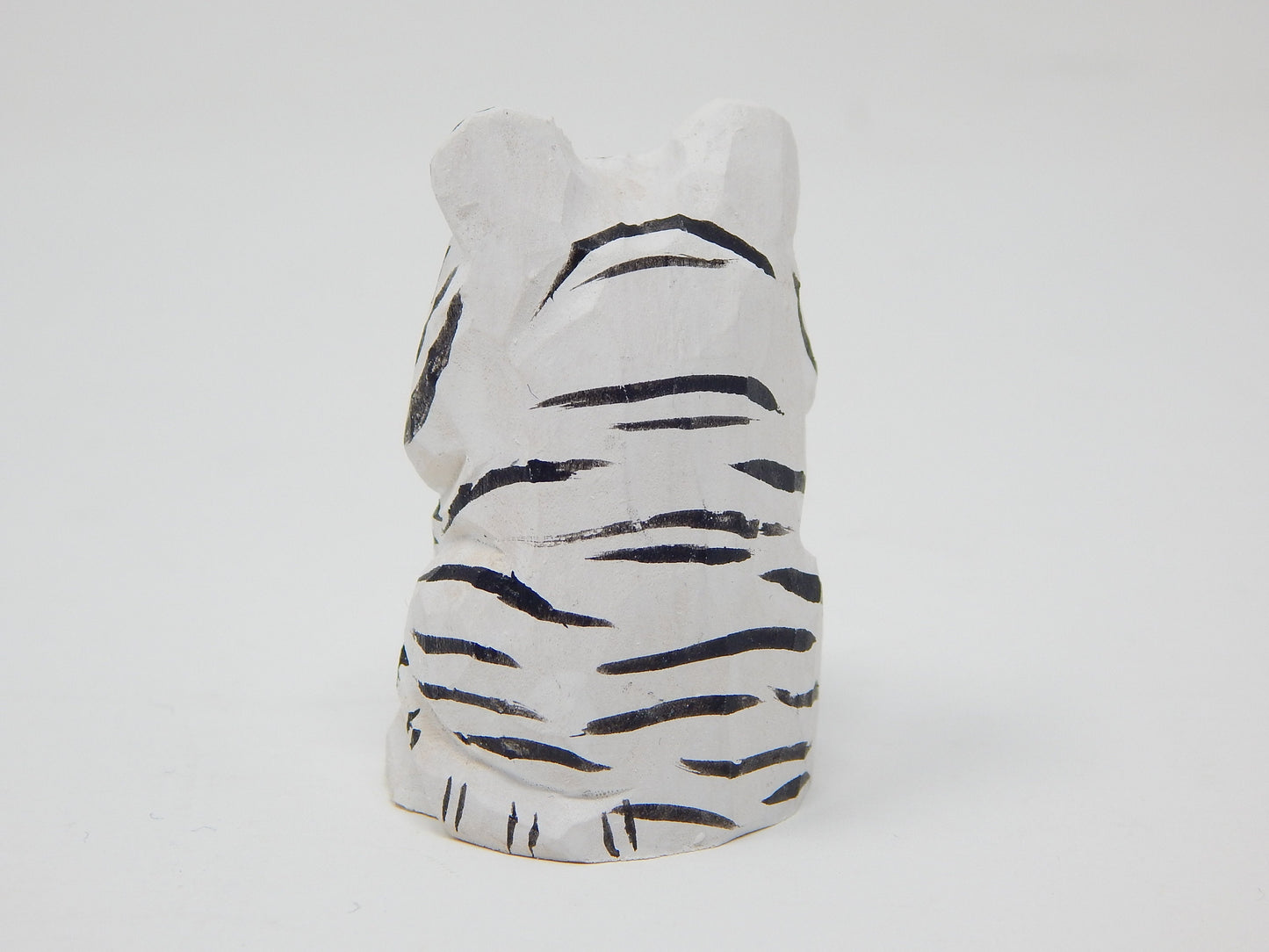 White Tiger Figurine Decoration Wooden Statue Snow Bleached Albino Art Cat Bengal Striped Miniature Carved Small Animal Sculpture