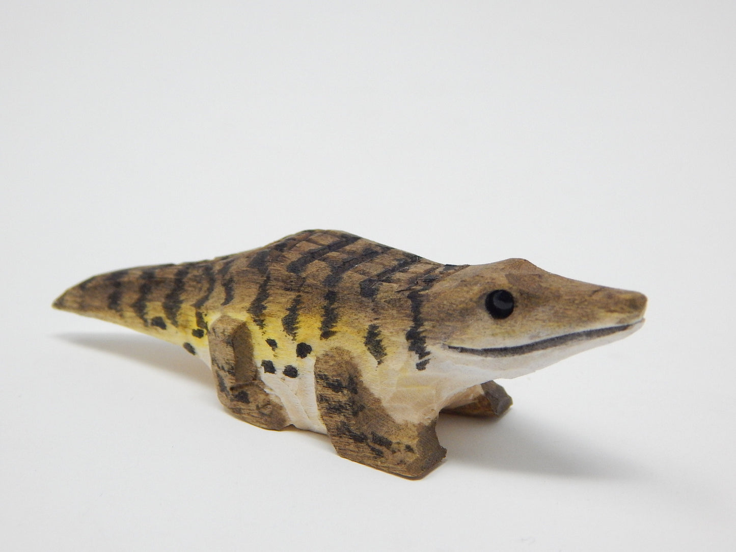 Crocodile Ornament Handmade Wooden Hanging Décor Rustic Carving Figurine