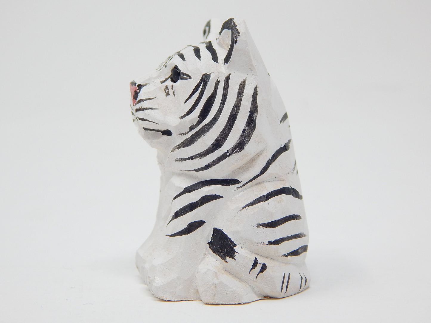 White Tiger Figurine Decoration Wooden Statue Snow Bleached Albino Art Cat Bengal Striped Miniature Carved Small Animal Sculpture