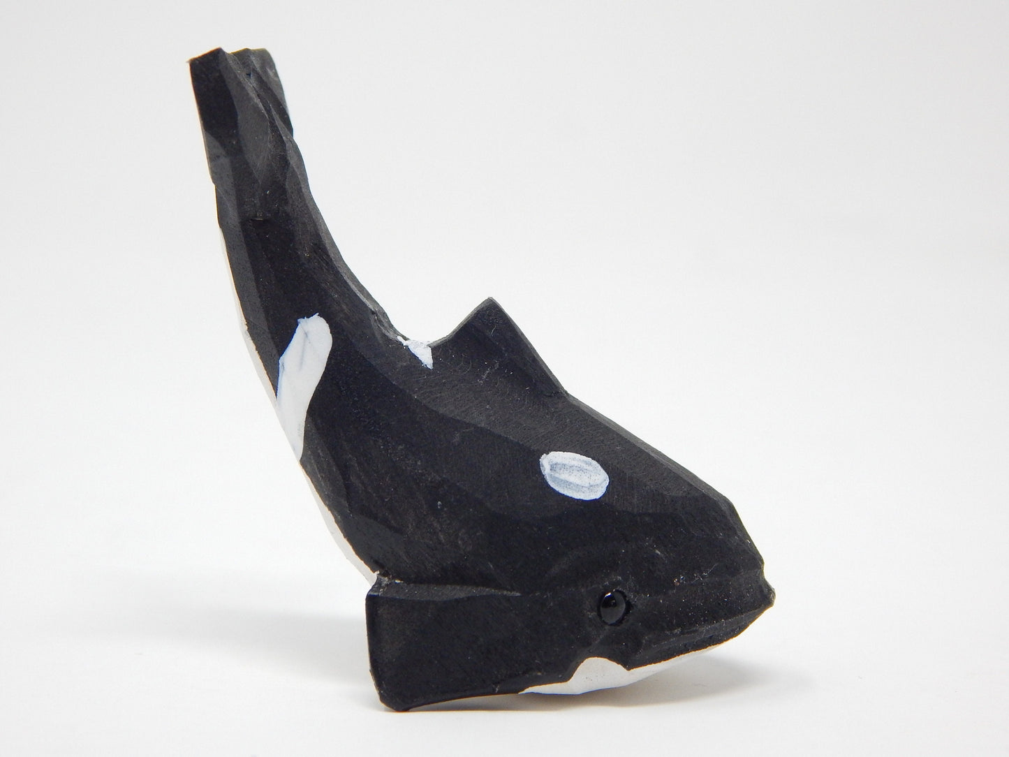 Orca Killer Whale Figurine Decoration Black Fish Statue Shamu Miniature Wooden Art Wall Carved Small Animal