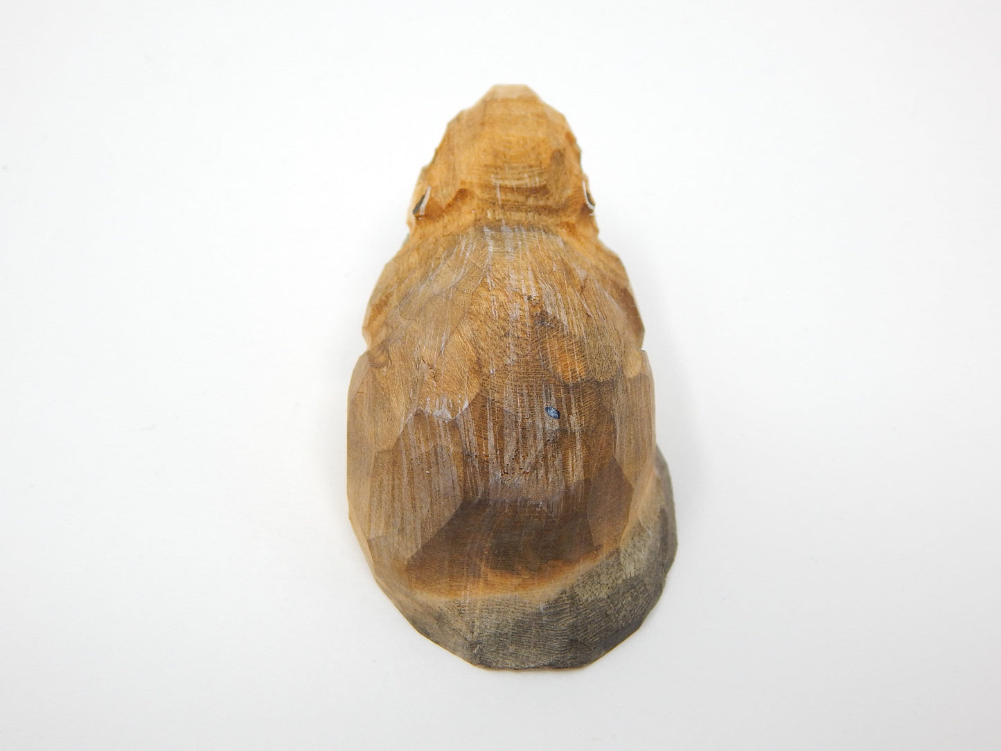 Hand-Carved Wooden Beaver Ornament – Rustic Mini Animal Decor