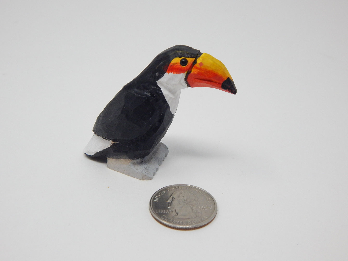 Toucan Bird Figurine Statue Tropical Yellow Beak Decor Miniature Sculpture Art Wood Carving