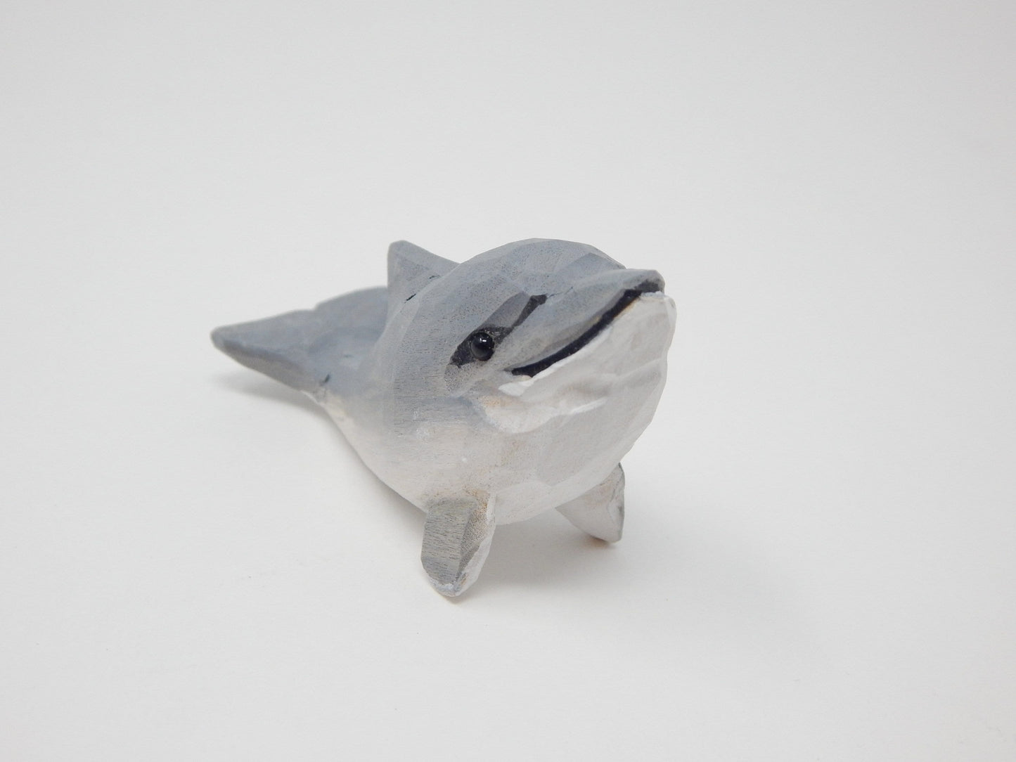 Dolphin Common Gray Bottlenose Ornament Hanging Figurine Miniature Sea Animal Decoration Wood Sculpture