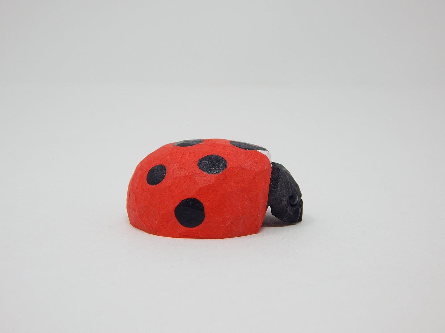 Lady Bug Figurine Statue Red Beetle Patio Miniature Garden Lawn Yard Home Decor Art