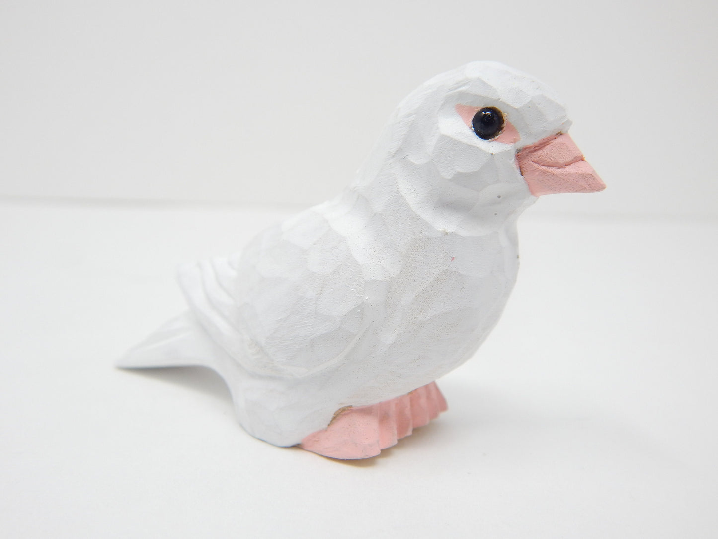 White Dove Wood Figurine Bird Statue Sculpture Ornament Decor Miniature Art Carve Small Animal