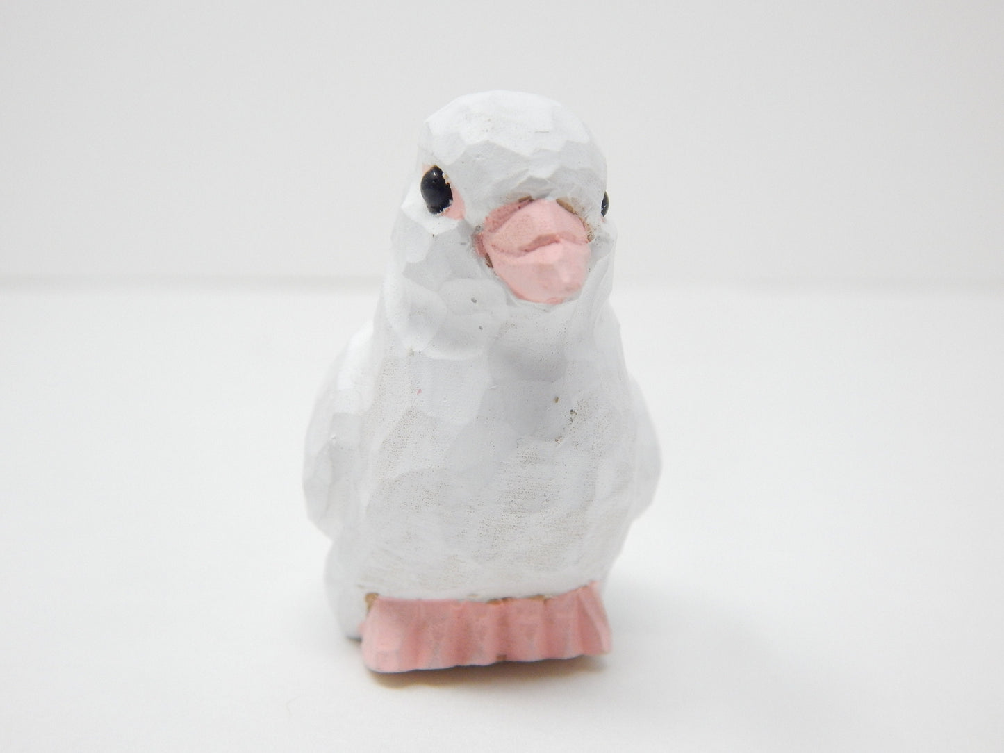 White Dove Wood Figurine Bird Statue Sculpture Ornament Decor Miniature Art Carve Small Animal