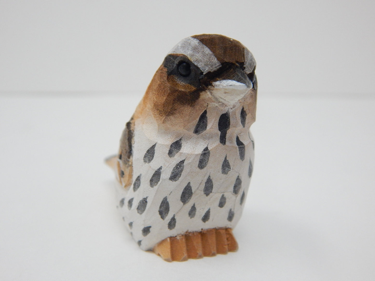 Sparrow Brown Bird Wood Figurine Statue Sculpture Ornament Decor Miniature Art Carve Small Animal