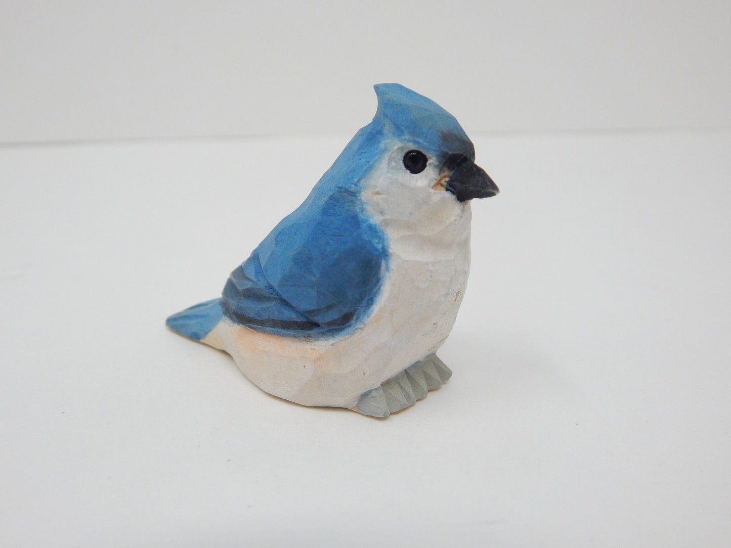 Tufted Titmouse Bird Wood Figurine Statue Blue Jay Sculpture Ornament Decor Miniature Art Carve Small Animal