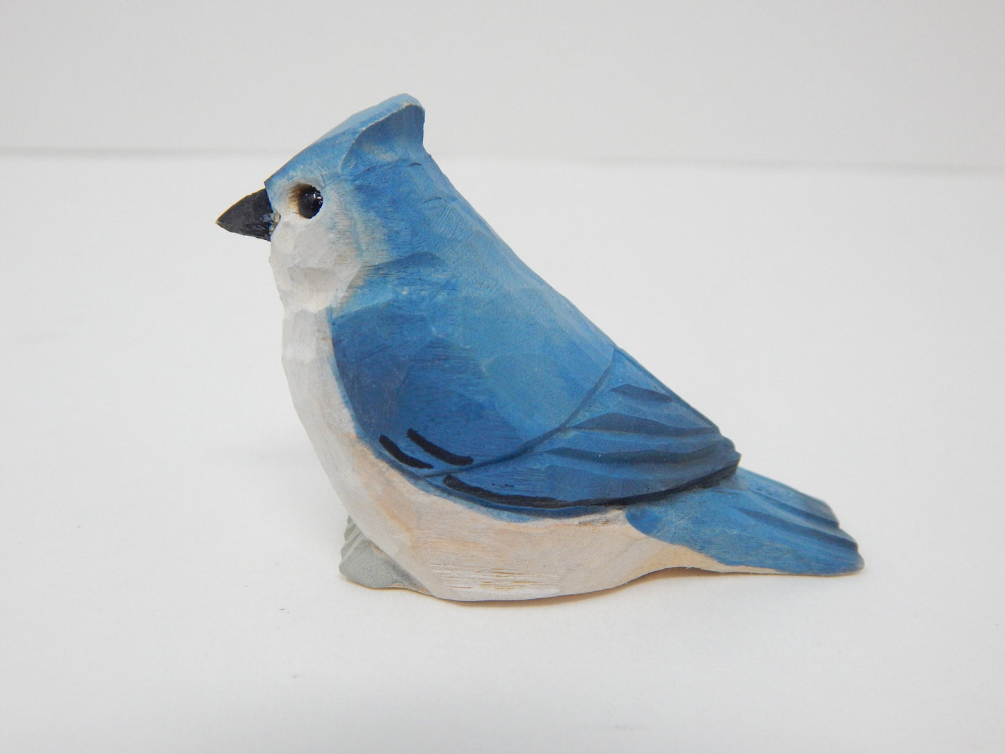 Tufted Titmouse Bird Wood Figurine Statue Blue Jay Sculpture Ornament Decor Miniature Art Carve Small Animal