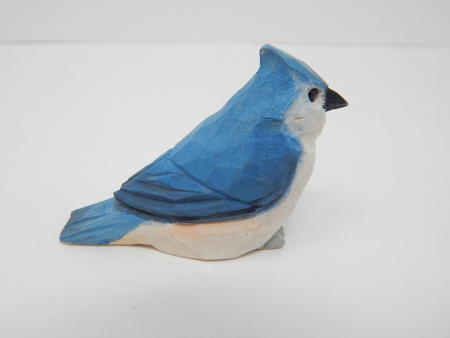 Tufted Titmouse Bird Wood Figurine Statue Blue Jay Sculpture Ornament Decor Miniature Art Carve Small Animal