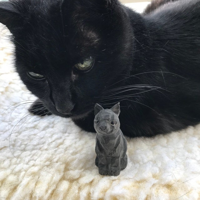 Hand-Carved DIY Unfished Wooden Cat Ornament: Miniature Kitten Figurine Decor