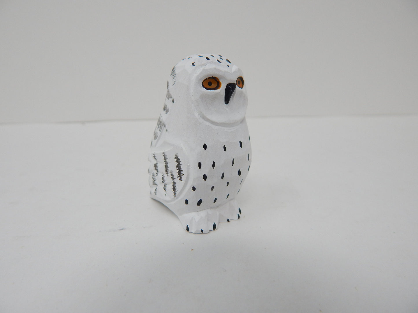 Snowy White Owl Wood Figurine Fake Decoy Miniature Great Spotted Bird Carved Small Animals Collectible Garden Statue