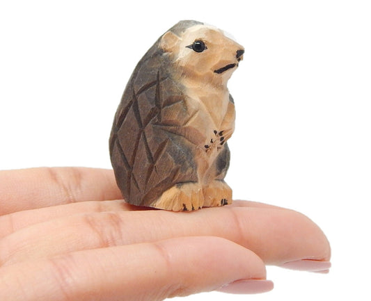 Hedgehog Figurine Statue Garden Decoration Miniature Wood Forest Art Carved Small Animal