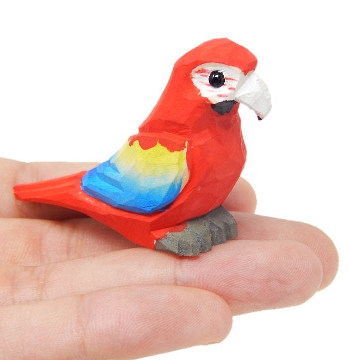 Handmade Ornament Scarlet Macaw Wooden Parrot Figurine: Miniature Tropical Bird Décor