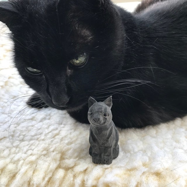 Hand-Carved DIY Unfished Wooden Cat Ornament: Miniature Kitten Figurine Decor