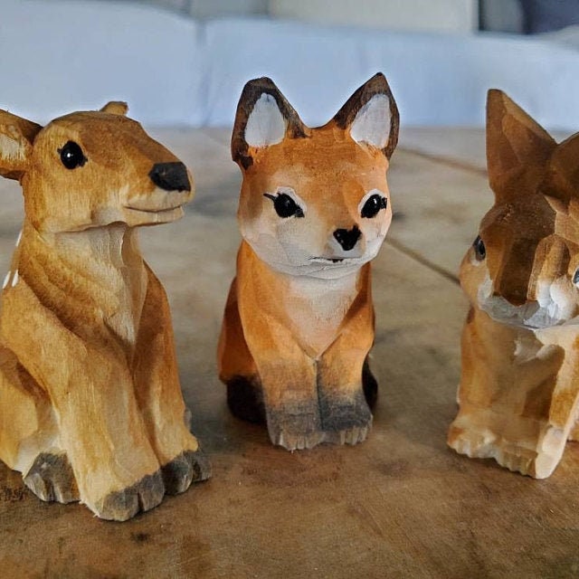 Red Fox Figurine Statue Small Wood Art Sculpture Decoration Art Carving Miniature Animals