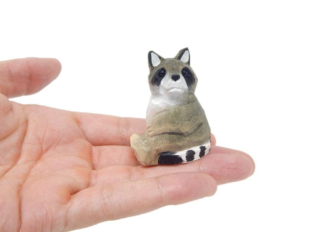 Raccoon Miniature Wooden American Critter Statue Art Garden Mini Carved Ornament Figurine Small Animals