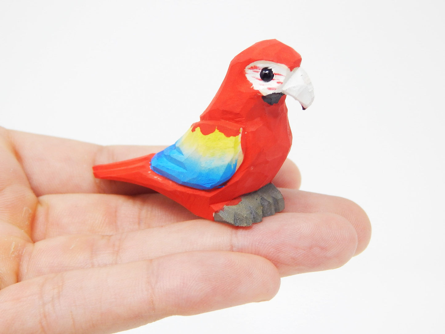 Handmade Ornament Scarlet Macaw Wooden Parrot Figurine: Miniature Tropical Bird Décor