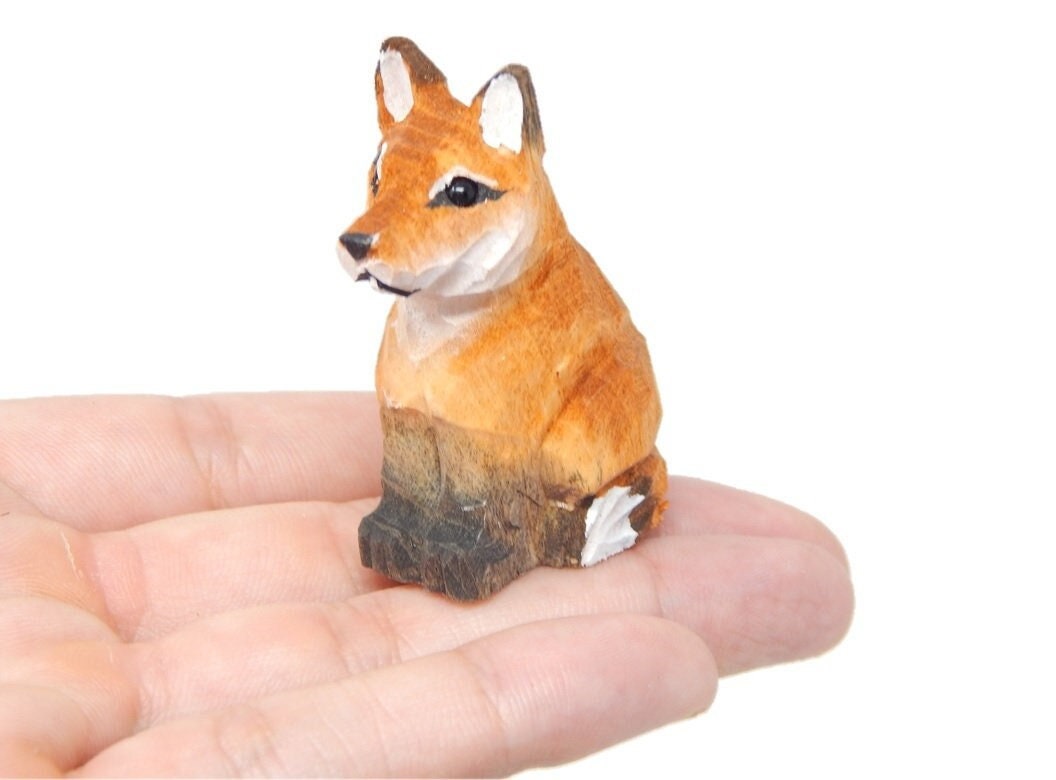 Red Fox Figurine Statue Small Wood Art Sculpture Decoration Art Carving Miniature Animals