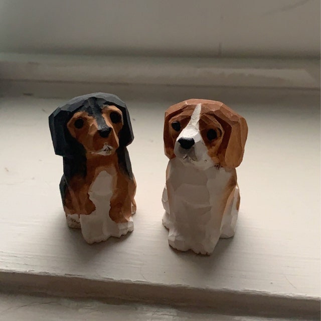 Hand-Carved Beagle Puppy Ornament: Miniature Wooden Dog Collectible Figurine