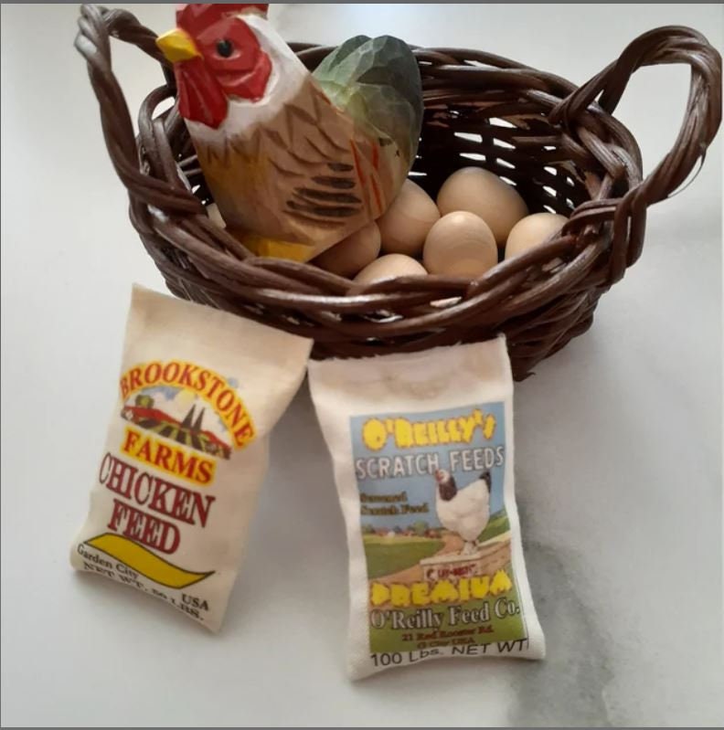 Rooster Ornament Hanging Statue Decoration Farm Barn carved small animals