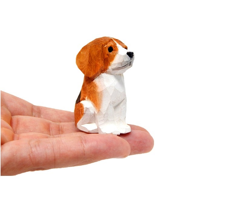 Hand-Carved Beagle Puppy Ornament: Miniature Wooden Dog Collectible Figurine