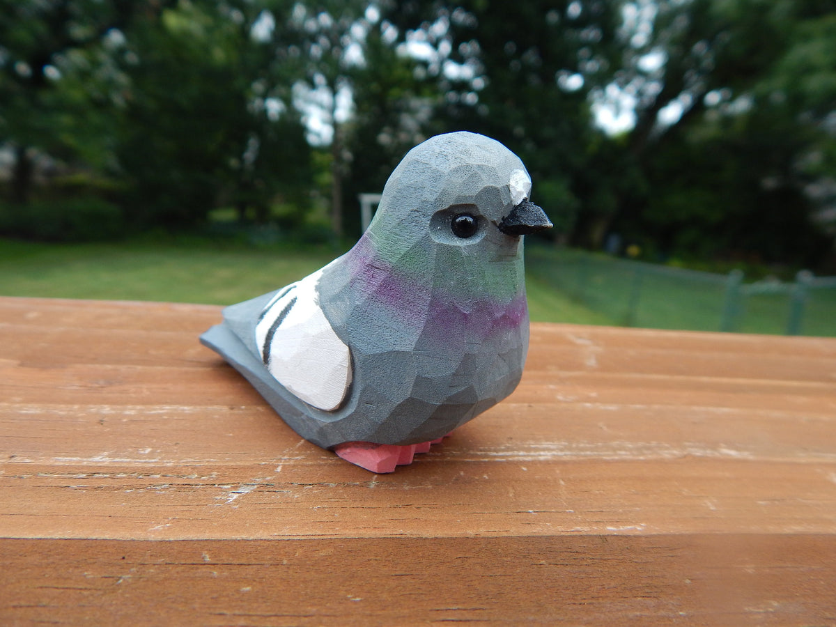 Pigeon Handmade Wood Figurine Statue Bird Sculpture Ornament Decor Miniature Art Carve Small Animal
