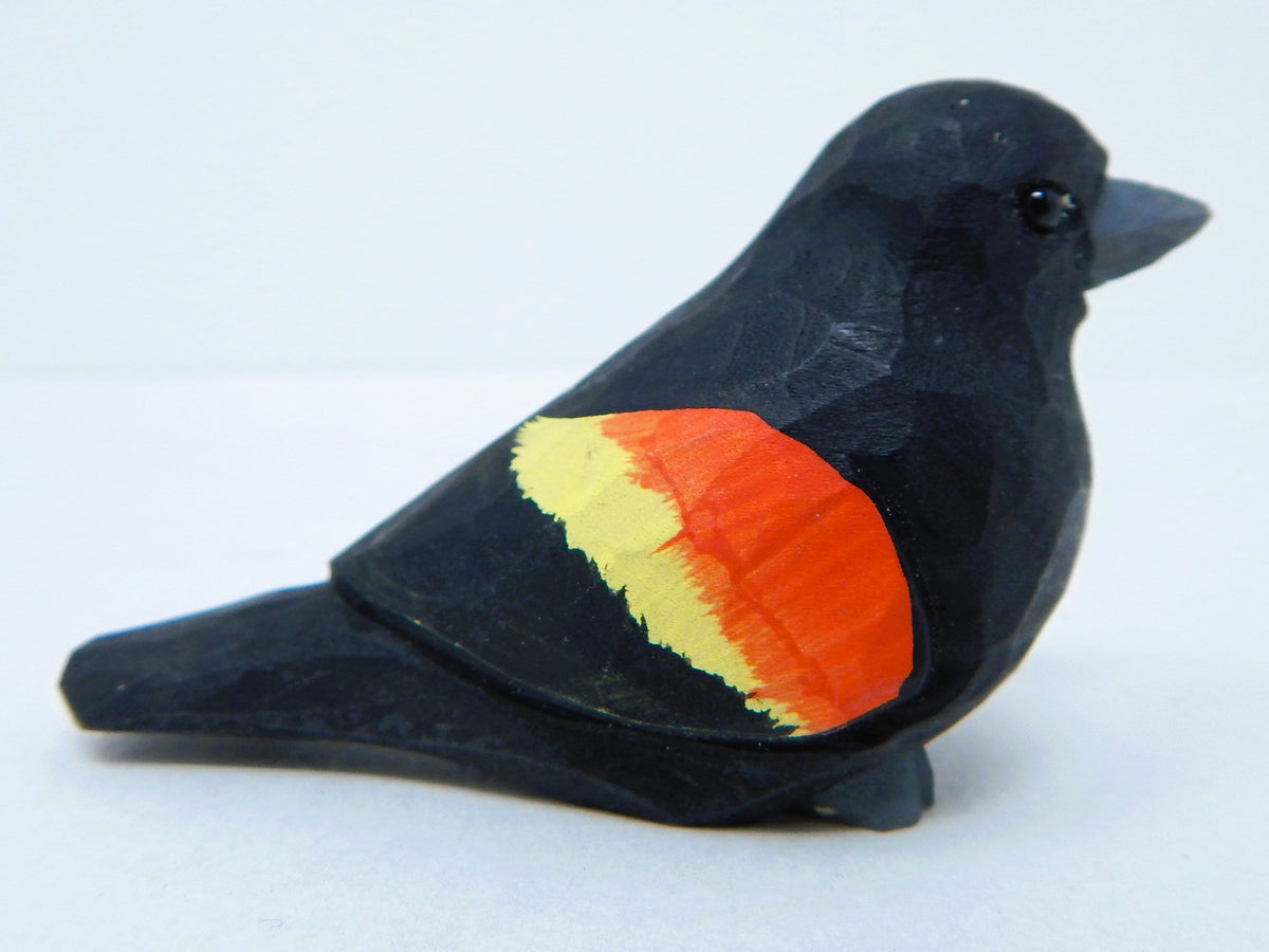 Hand-Carved Wooden Red-Winged Blackbird Figurine – Miniature Bird Art Decor Gift