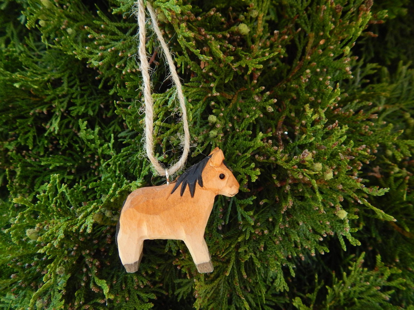 Horse Ornament Handmade Wooden Hanging Décor Rustic Carving Figurine Farm Animal Statue