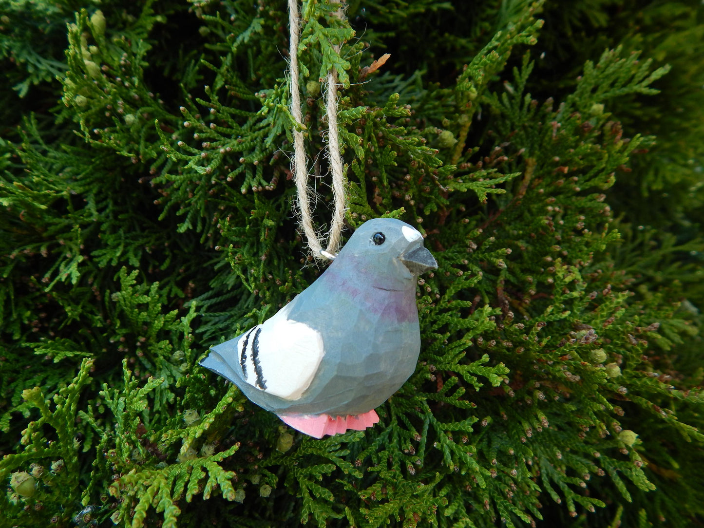 Pigeon Handmade Wood Figurine Statue Bird Sculpture Ornament Decor Miniature Art Carve Small Animal