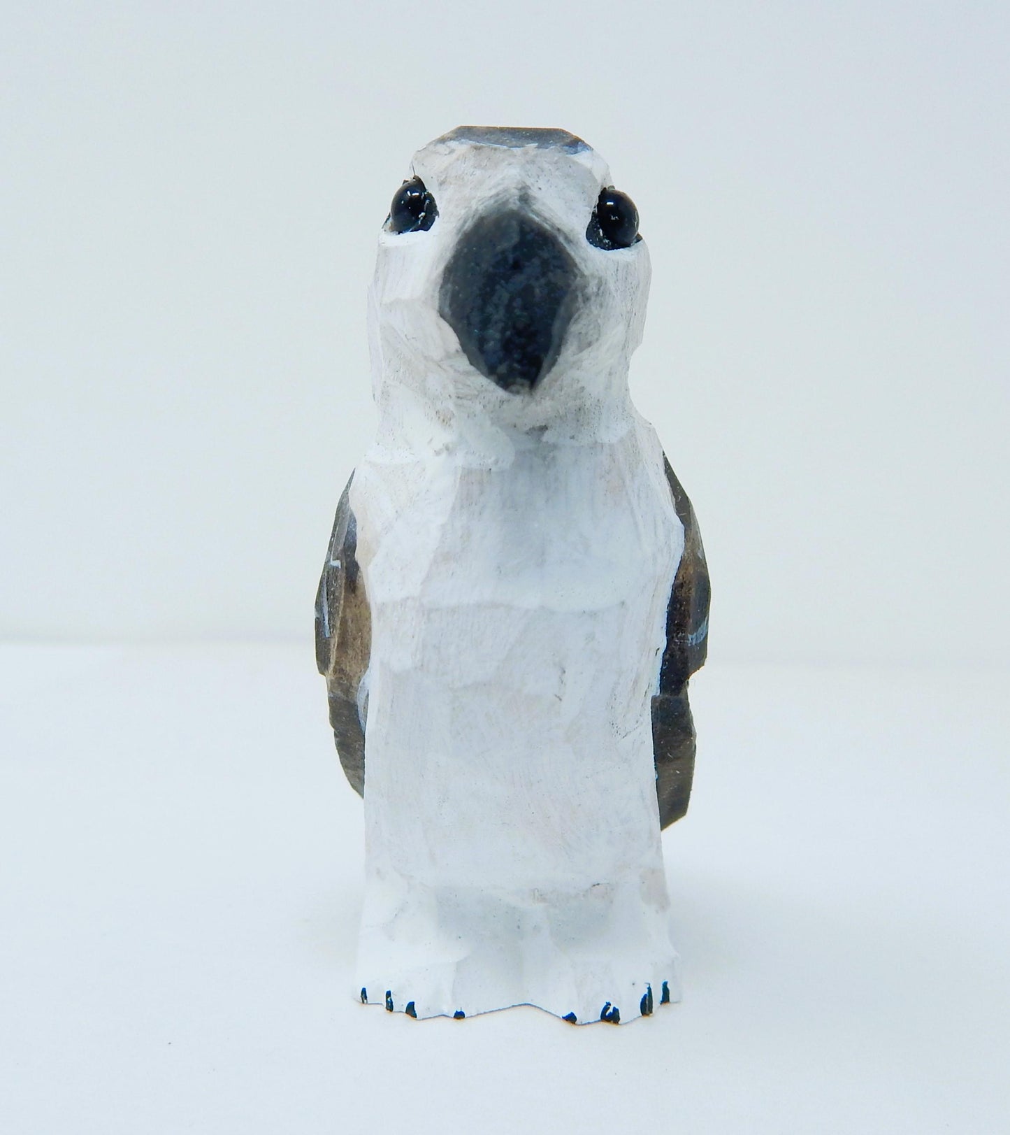 Hand-Carved Wooden Osprey Figurine – Miniature Sea Hawk Bird Home Decor Gift