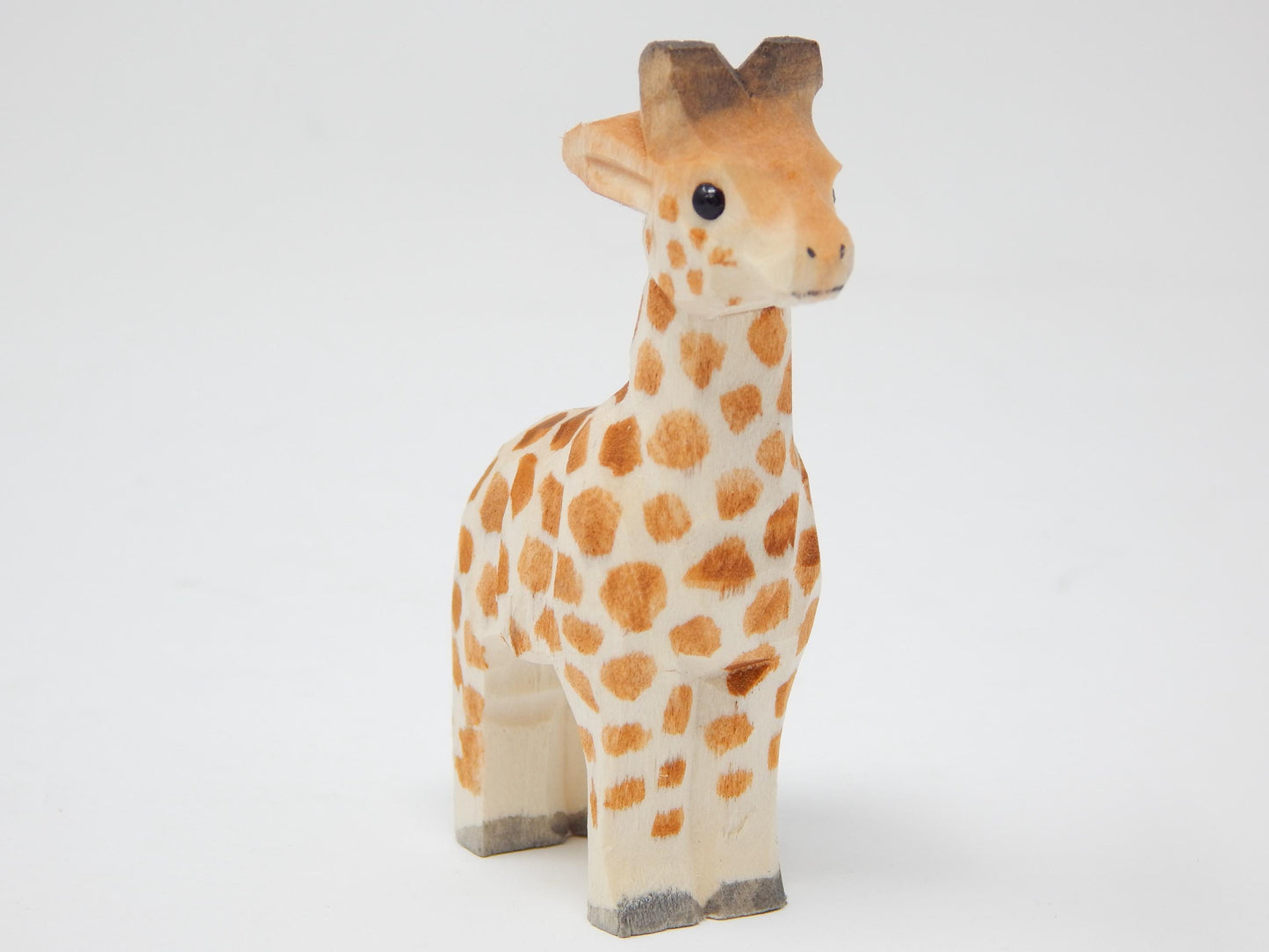 Hand-Carved Wooden Giraffe Ornament – Rustic Safari Holiday Decor