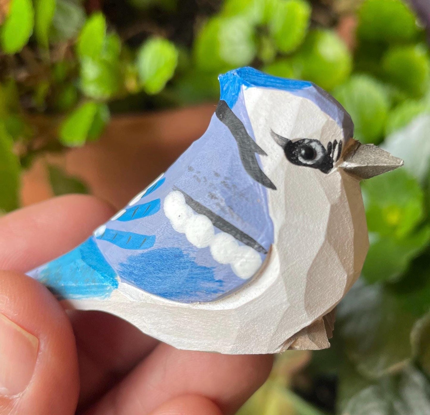 Hand-Carved Wooden Blue Jay Fridge Magnet – Miniature Bird Figurine Décor