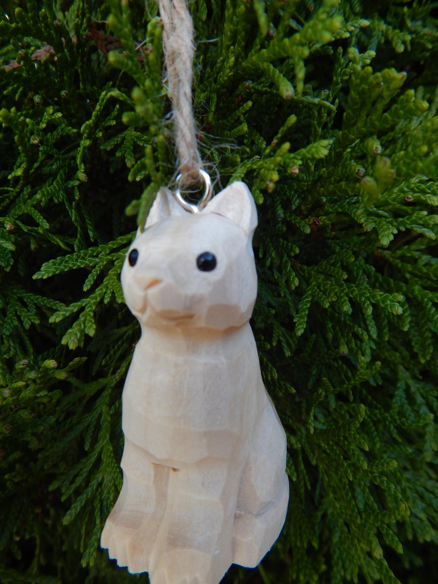 Hand-Carved DIY Unfished Wooden Cat Ornament: Miniature Kitten Figurine Decor
