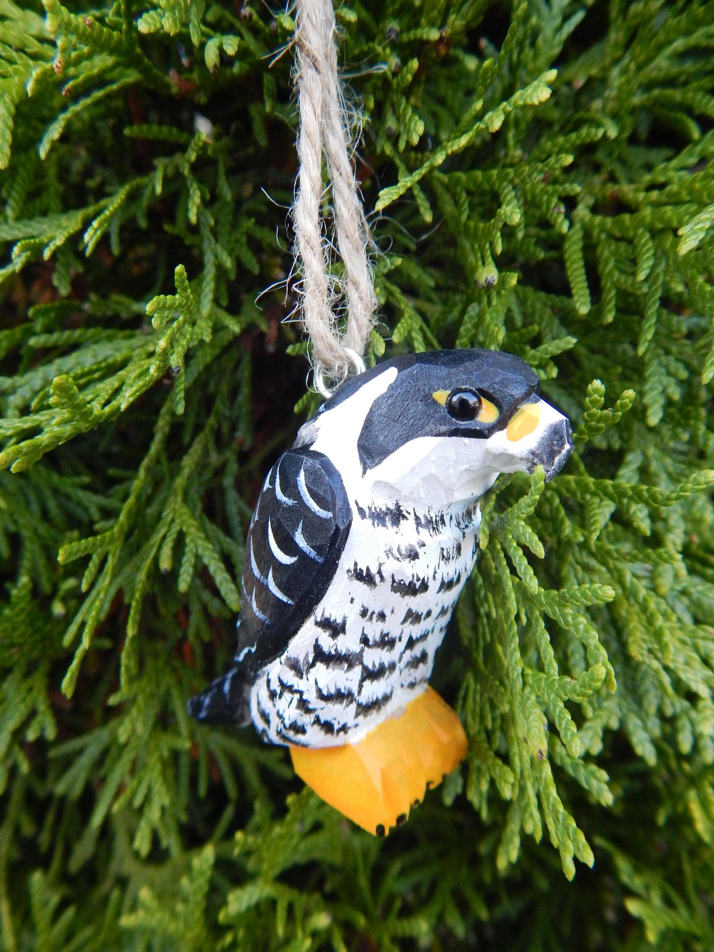Hand-Carved Wooden Falcon Ornament – Miniature Bird Figurine Décor