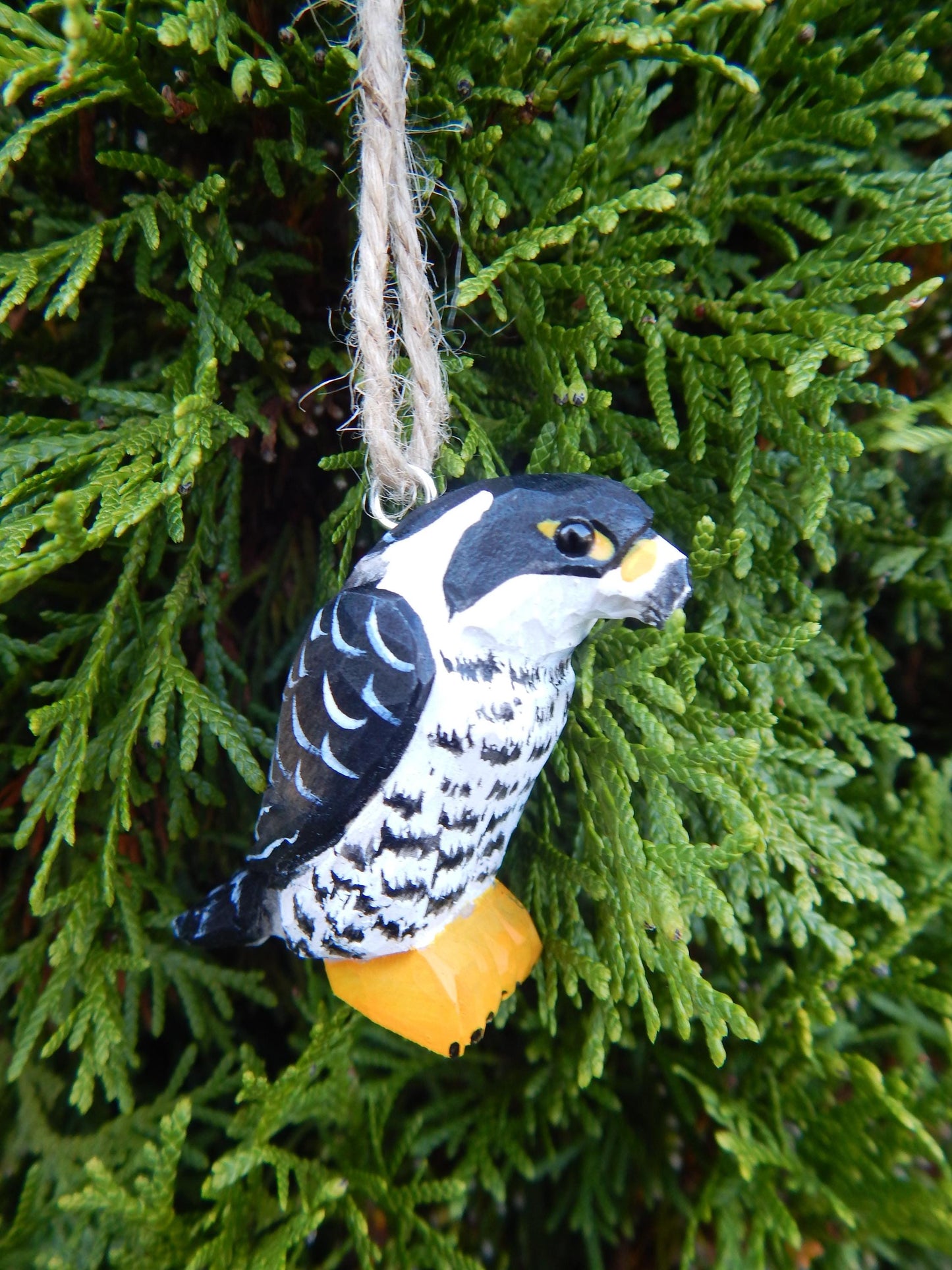 Hand-Carved Wooden Falcon Ornament – Miniature Bird Figurine Décor