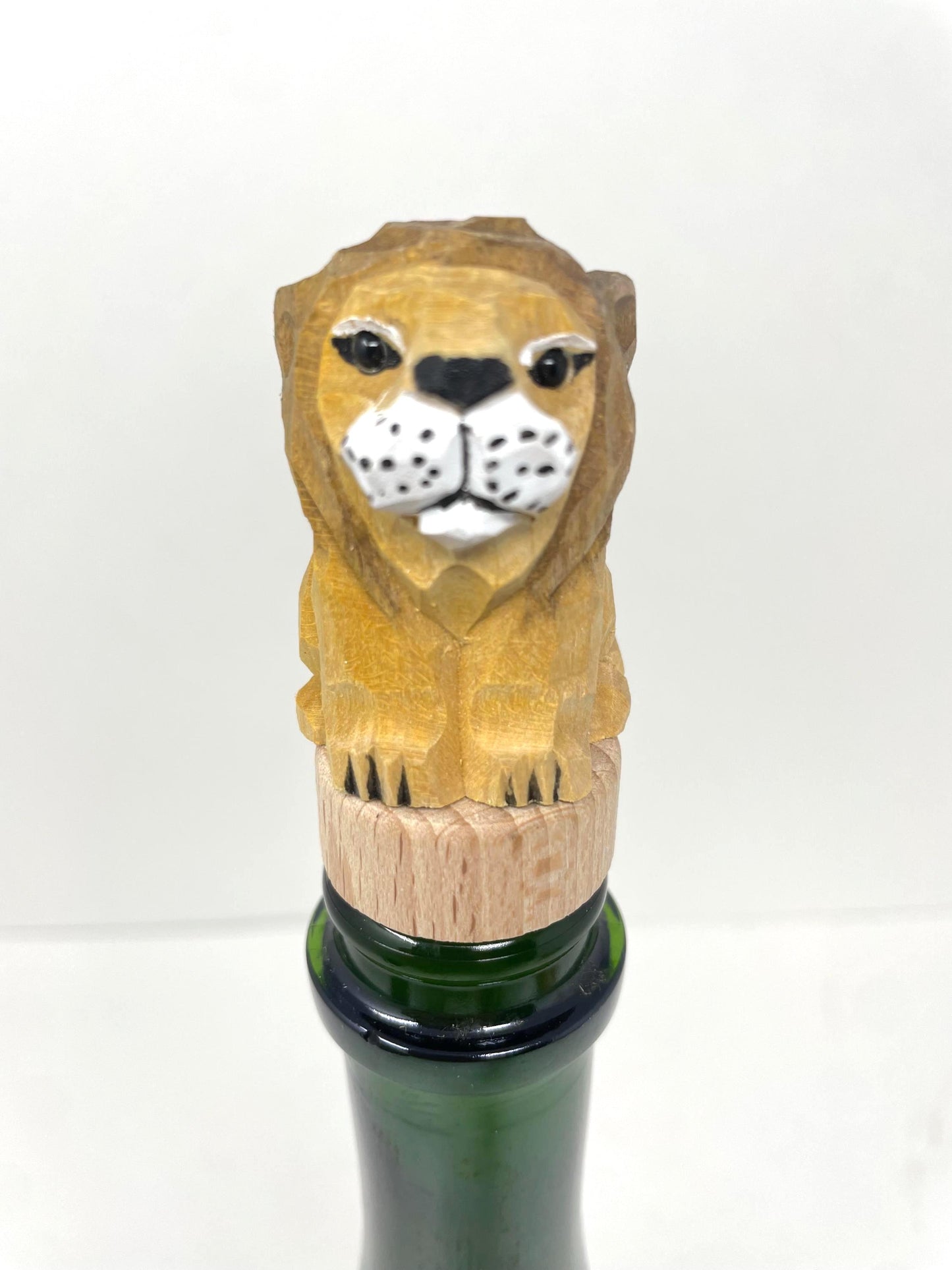 Hand-Carved Wooden Lion Wine Stopper – Rustic Bottle Plug