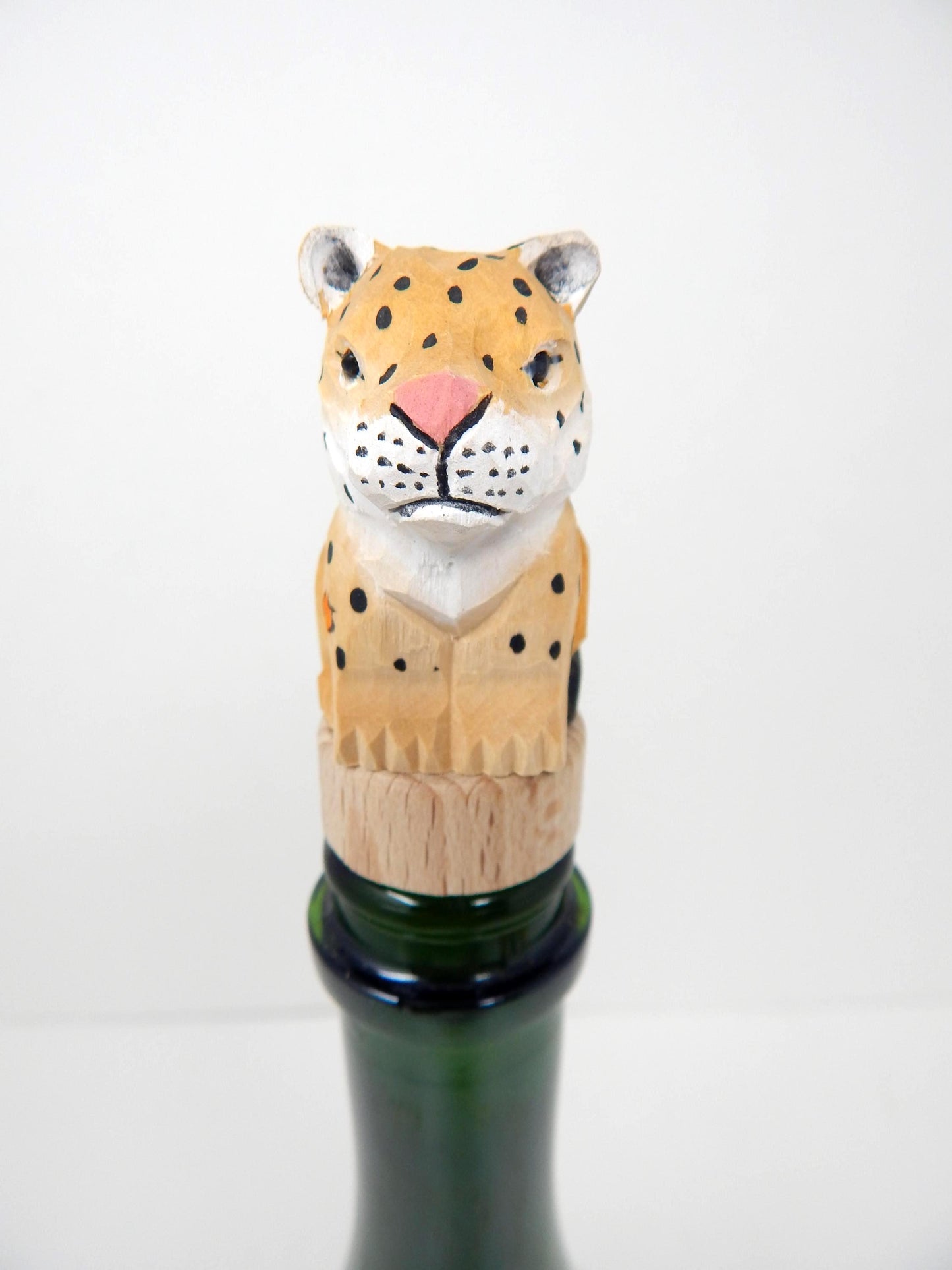 Hand-Carved Wooden Leopard Wine Stopper – Rustic Bottle Plug