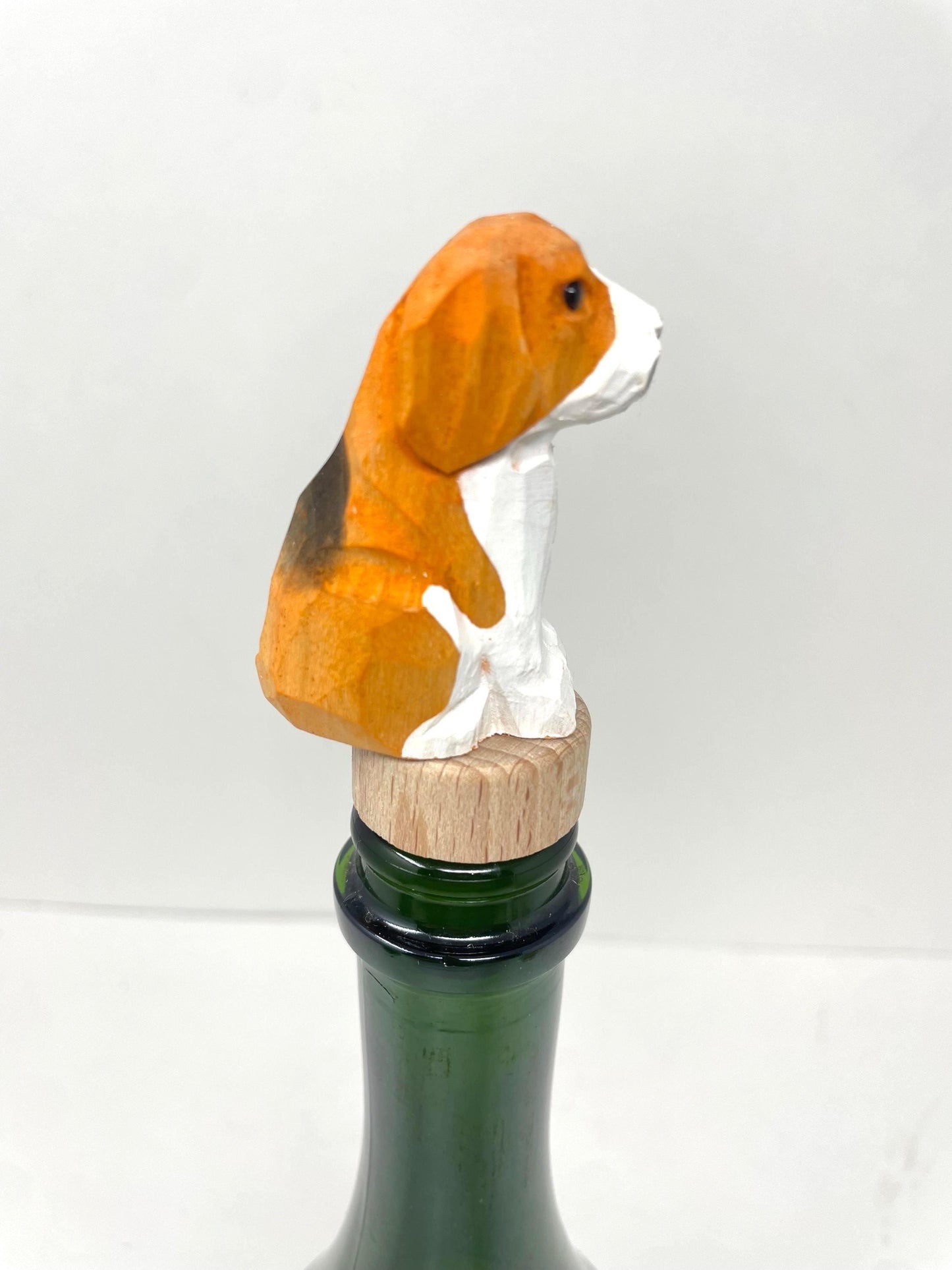 Hand-Carved Wooden Beagle Dog Wine Stopper – Rustic Bottle Plug