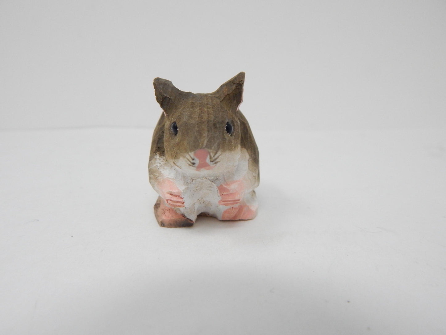 Hand-Carved Wooden Mouse Wine stopper: Miniature Rodent Collectible Décor