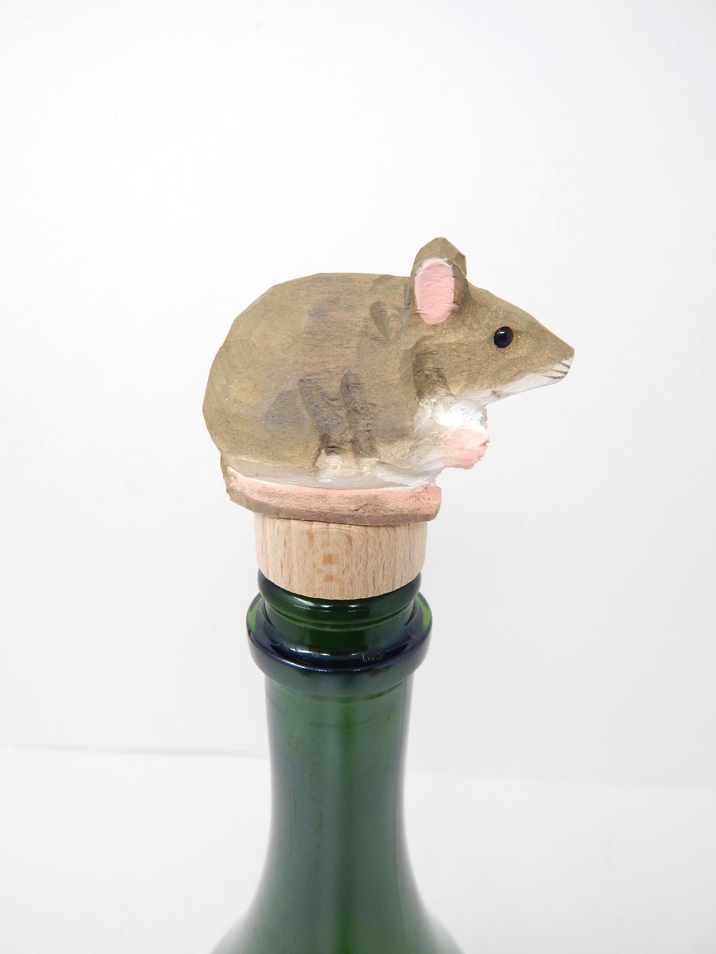 Hand-Carved Wooden Mouse Wine stopper: Miniature Rodent Collectible Décor