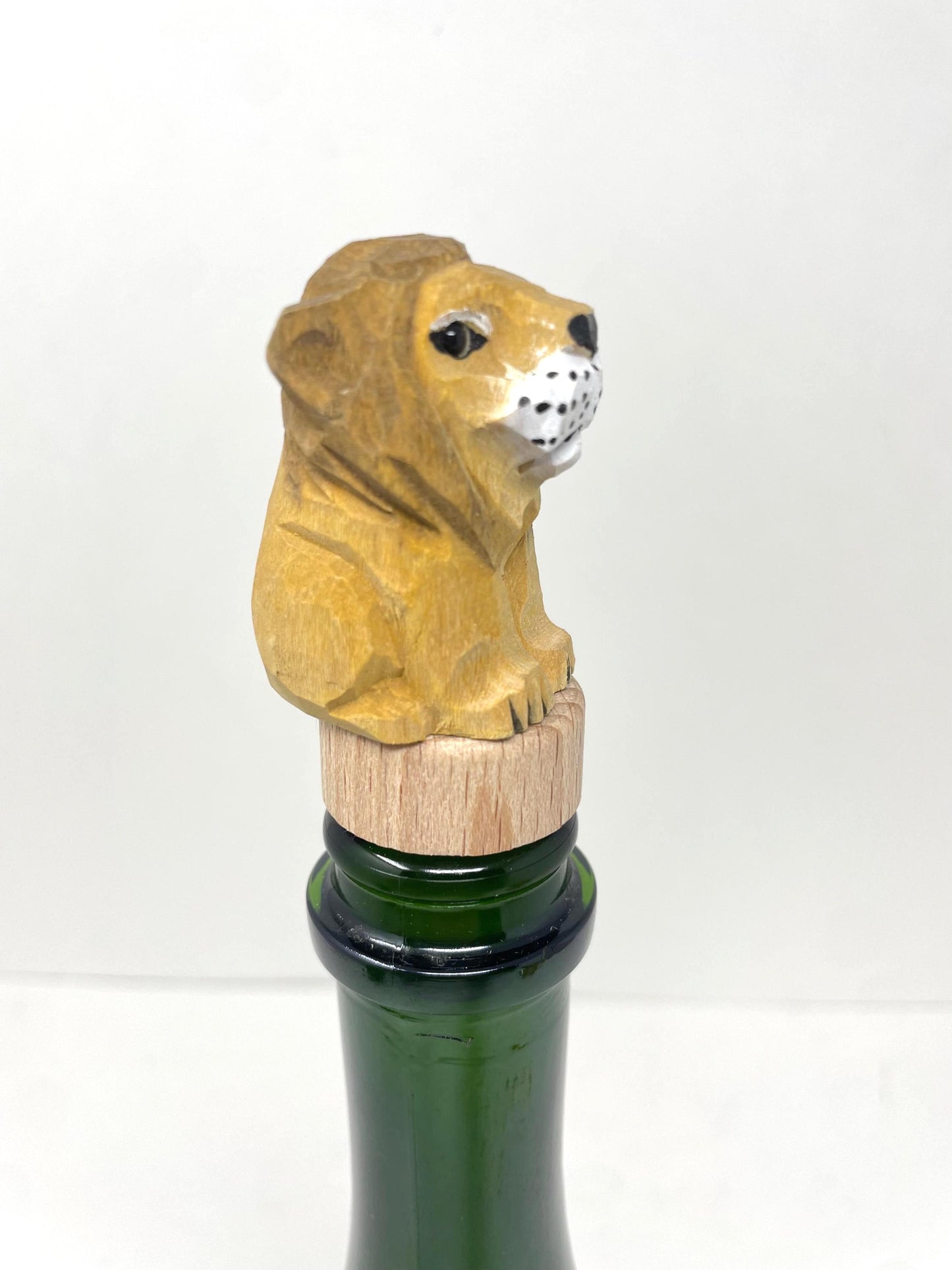 Hand-Carved Wooden Lion Wine Stopper – Rustic Bottle Plug
