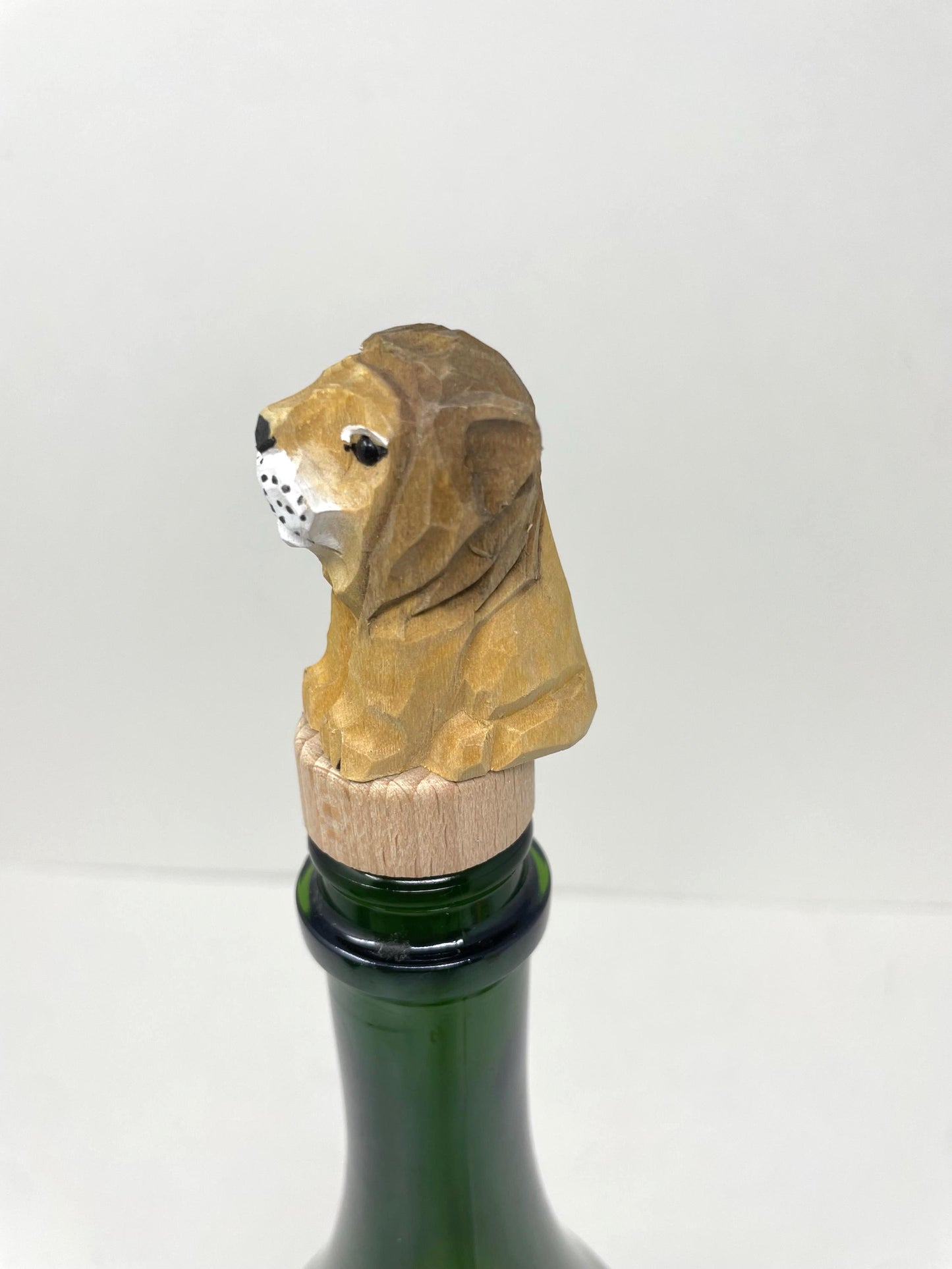 Hand-Carved Wooden Lion Wine Stopper – Rustic Bottle Plug