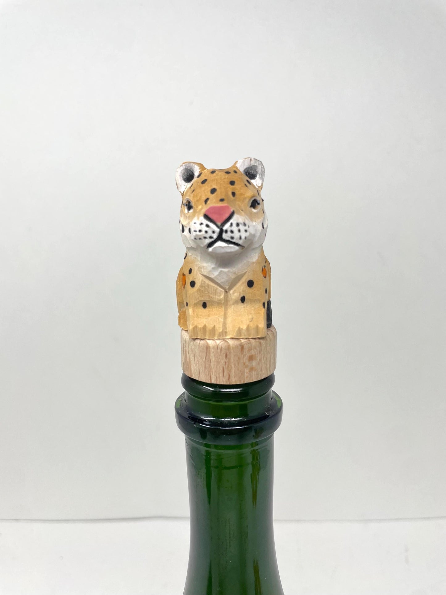 Hand-Carved Wooden Leopard Wine Stopper – Rustic Bottle Plug