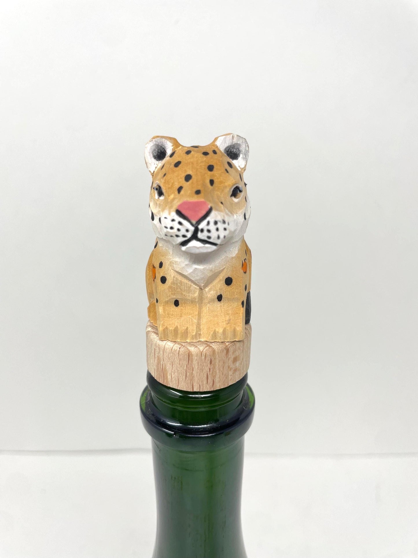 Hand-Carved Wooden Leopard Wine Stopper – Rustic Bottle Plug